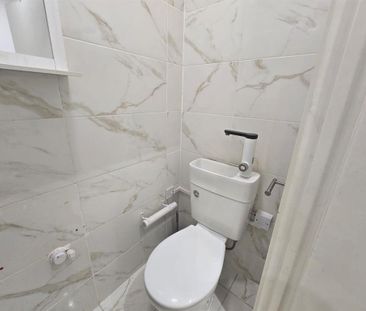 Studio to rent - Photo 6