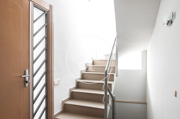 House for Rent in Sant Gervasi - Photo 1