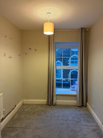 2 bedroom terraced house to rent - Photo 4