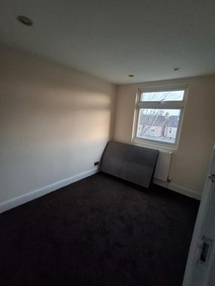 3 bedroom flat to rent - Photo 1