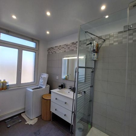 Location Appartement 3 pièces 73m² EU 76260 - Photo 4