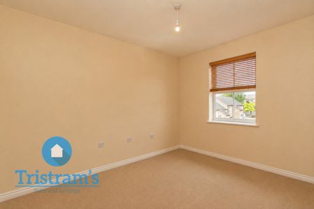 References Pending - 2 bed Flat - Photo 3