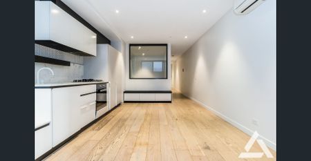 Modern Two Bedroom Apartment in the heart of St Kilda - Photo 3