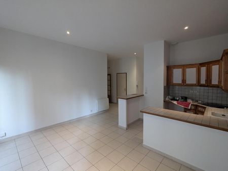 Location Appartement 3 pièces 57m² LYON 6ème - Photo 2