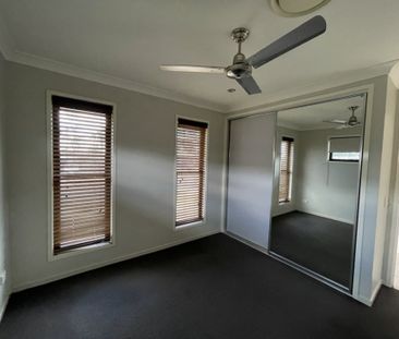 FOUR BEDROOM EXECUTIVE STYLE HOME - Photo 4