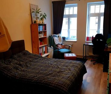 SCHÖNER GARTEN + BELIEBTE WOHNLAGE + ZENTRAL + BLICK INS GRÜNE - Foto 4