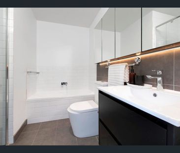 Modern living in a Peaceful East Doncaster Pocket - Photo 6