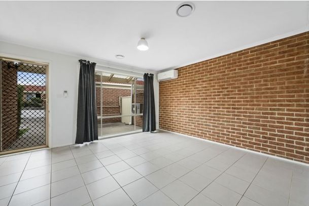 7/31 Walker Crescent, Jerrabomberra - Photo 1