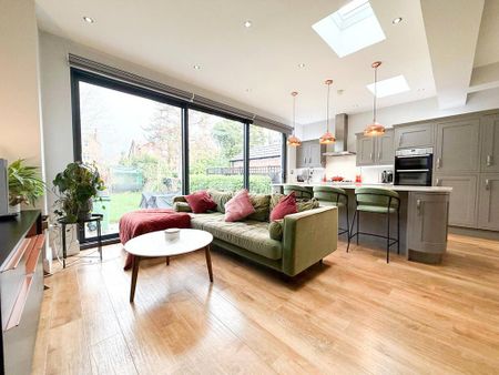 3 bedroom semi-detached house to rent - Photo 2