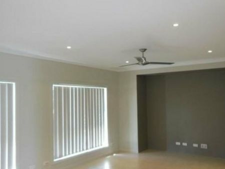 Spacious 4-Bedroom Home Backing Onto the Golf Course - Photo 2