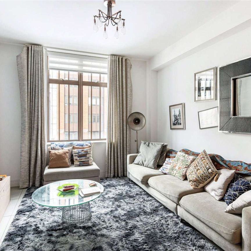 Nestled within the exclusive Electricity House Apartments. - Photo 1