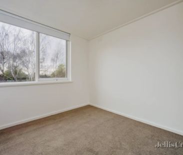 2 Bed, 1 Bath - Photo 2
