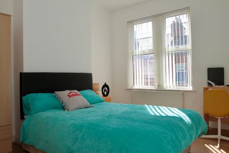 Avenue Road Extension (3 bed) - Photo 3