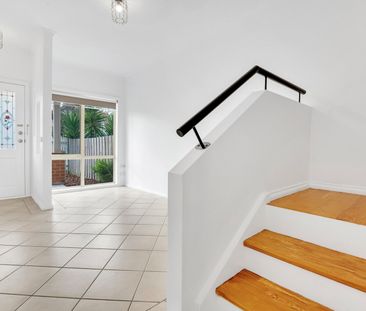 2/400 Clarke Street, Northcote VIC 3070 - Photo 2