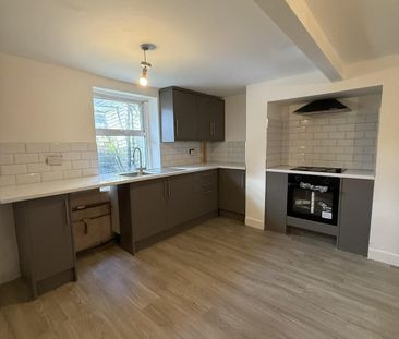 2 bedroom terraced house to rent - Photo 4