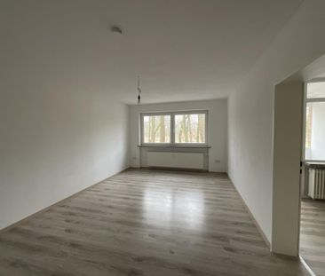 Modernisierte 2-Zimmer-Wohnung mit Balkon in ruhiger Lage zu sofort! - Foto 1