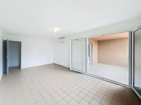 Apartment - Photo 2