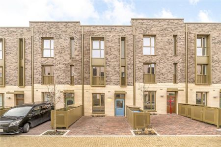 3 bedroom terraced house to rent - Photo 3