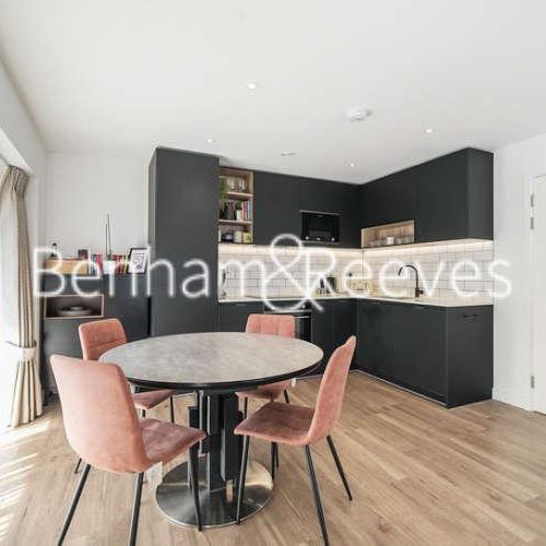 East Drive, Beaufort, NW9 - Photo 1