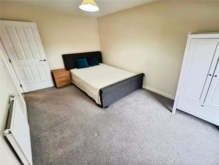 3 bedroom end of terrace house to rent - Photo 5