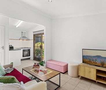 Bright One Bedroom Granny Flat - Photo 4