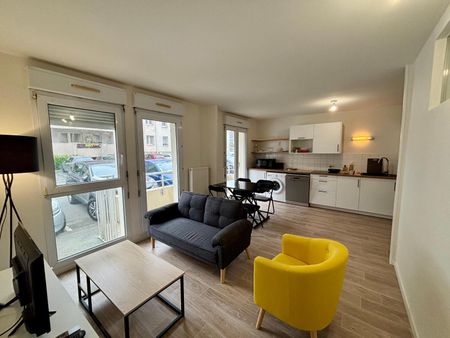 Location Appartement 5 pièces 86m² ANGERS 49100 - Photo 2