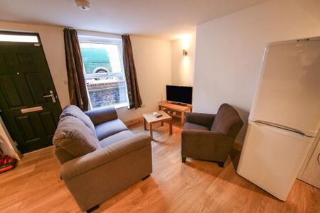 1 bedroom ground floor flat to rent - Photo 2