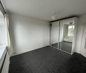 2 bedroom semi-detached bungalow to rent - Photo 3