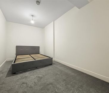 2 Bedroom Flat / Apartment to let - Photo 4