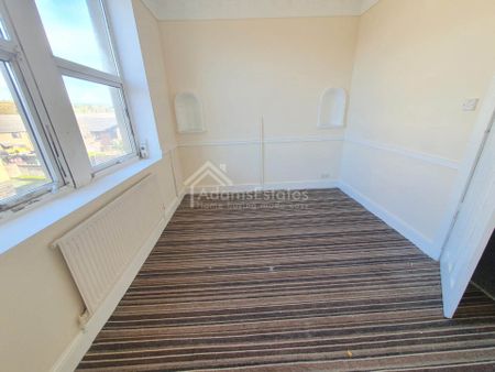 Price £750 pcm - Available Now - Unfurnished - Photo 3