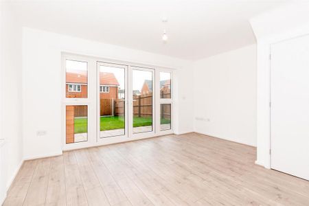 2 bedroom semi-detached house to rent - Photo 3