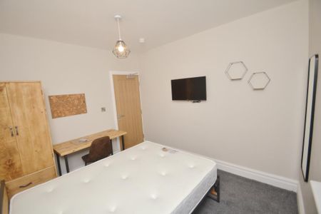 5 bedroom terraced house to rent - Photo 3