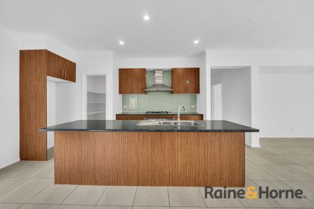 Modern 3-Bedroom Home in Prime Burnside Heights Location - Photo 5