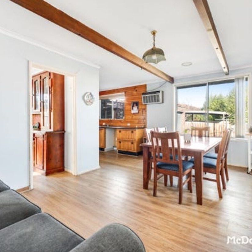 Gladstone Park - Photo 1