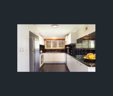 AIR-CONDITIONING... LARGE DECK... SHED... BATH... DISHWASHER... QUI... - Photo 3