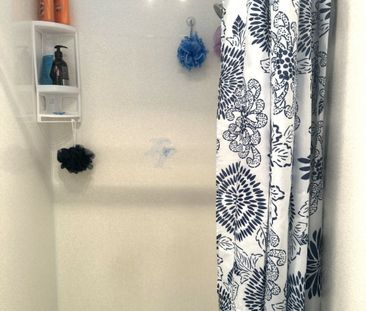 Family Living - Photo 5