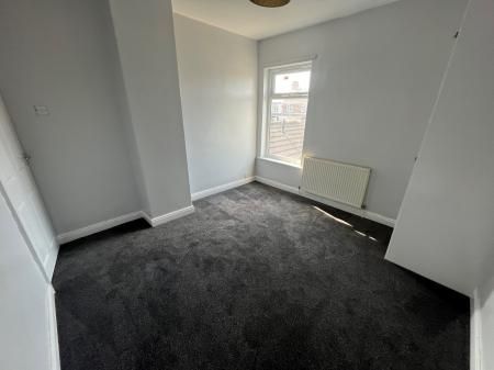 2 bedroom Terraced House To Let - Photo 5