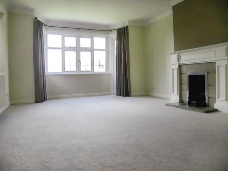 Imber Close, Esher, Surrey, KT10 8EB - Photo 4