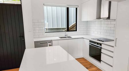 Modern & Low-Maintenance 3-Bedroom Townhouse in Stokes Valley - Photo 3