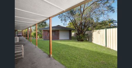 Spacious Family Home with Pool, Shed, 4 Air Cons & Multiple Living Areas - Photo 4