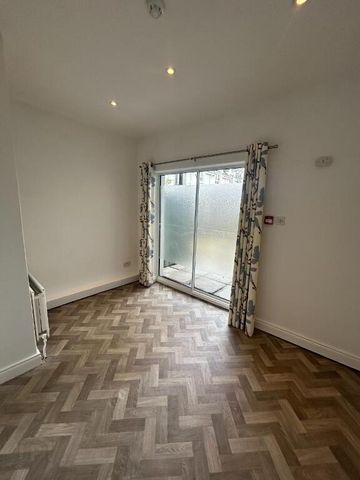 Unit 2, 5 West Street, Newtownards, BT23 4EN - Photo 2