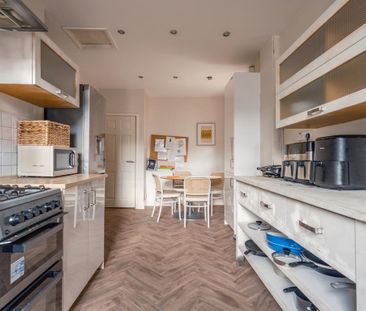 3 bedroom apartment to rent - Photo 3