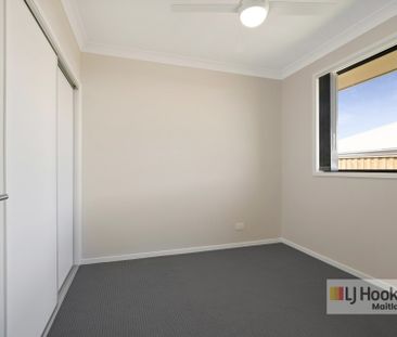 SPACIOUS & MODERN! - Photo 4