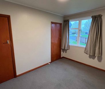 Centrally located - Photo 3