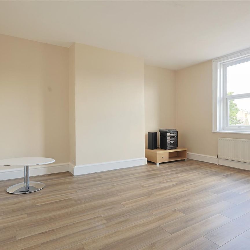 4 bedroom Student Maisonette to rent in High Street, Gosforth, Newcastle upon Tyne - Photo 1