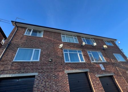 1 bedroom Flat To Let - Photo 2