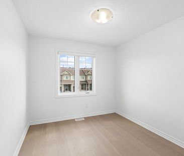 For Lease - 2477 Waterlilly Way, Barrhaven, Ontario - Photo 4