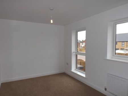 McKay Avenue, Leicester, LE4 - Photo 2