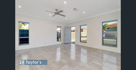 CONTEMPORY LIVING WITH SPACE FOR THE WHOLE FAMILY - Photo 4