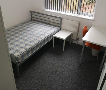 5 bedroom semi-detached house to rent - Photo 5